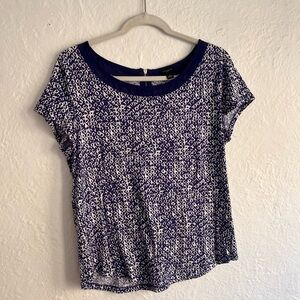 Ann Taylor Navy and White Geometric Short Sleeve Top
